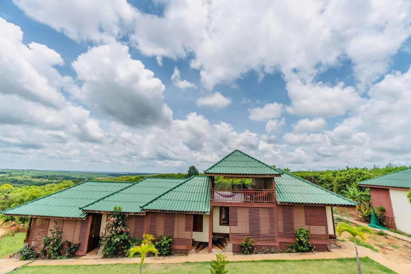 Ratanakiri Paradise Hotel & Restaurant Banlung Exterior photo