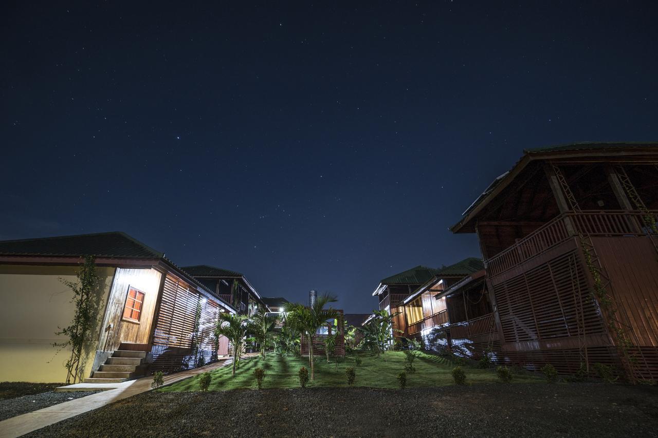 Ratanakiri Paradise Hotel & Restaurant Banlung Exterior photo